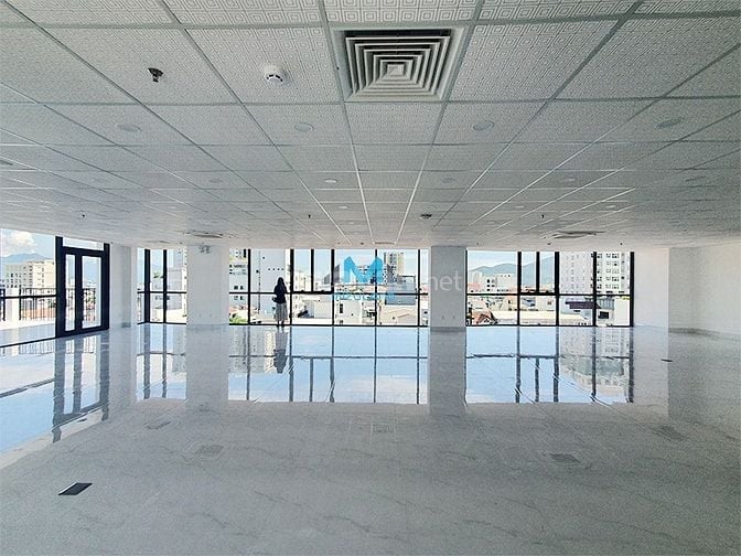 Cho thuê nguyên tòa 8 tầng mặt tiền 9m PCCC tại Cầu Giấy chỉ 1xx