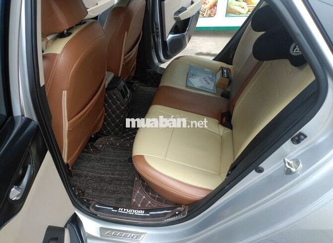 Hyundai Accent Bạc Số sàn