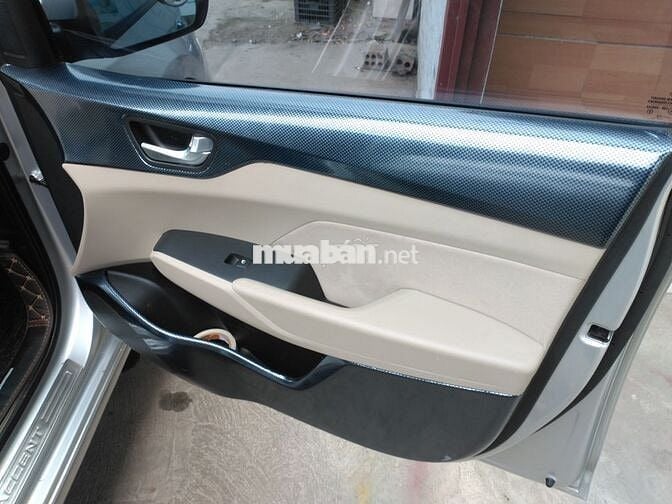 Hyundai Accent Bạc Số sàn
