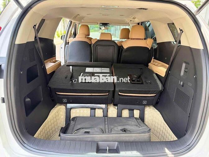 KIA Carnival 2.2 Premium 2024 8 chỗ Trắng