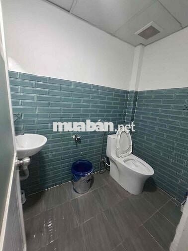 Nhà thuê mặt tiền kinh doanh gần trường học lê anh xuân