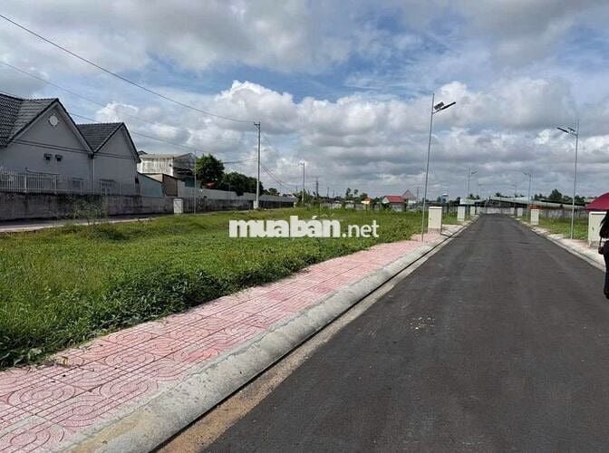 BÁN ĐẤT ĐẸP GẦN CHỢ BÌNH CHÁNH 97m2/ 1 TỶ 3 HỢP ĐẦU TƯ KINH DOANH SHR