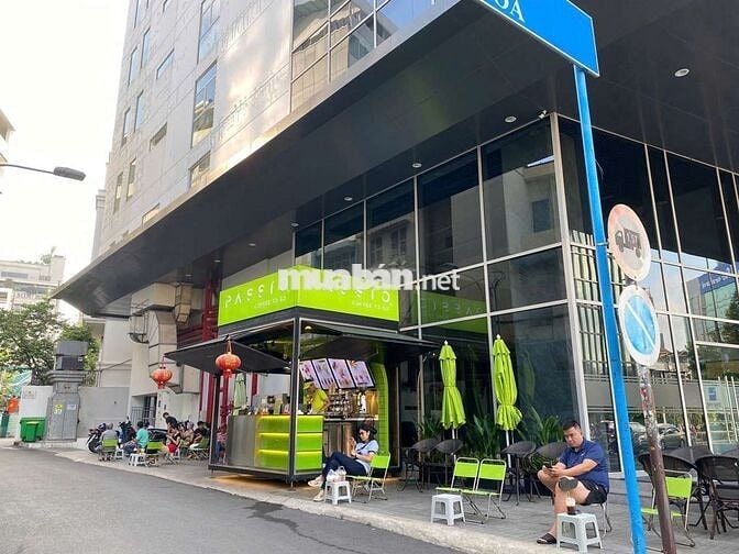 Nhân viên pha chế Passio Coffee Nguyễn Văn Trỗi 