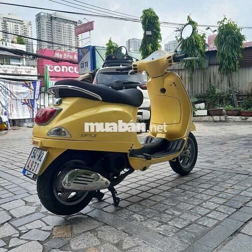Piaggio Vespa LX 