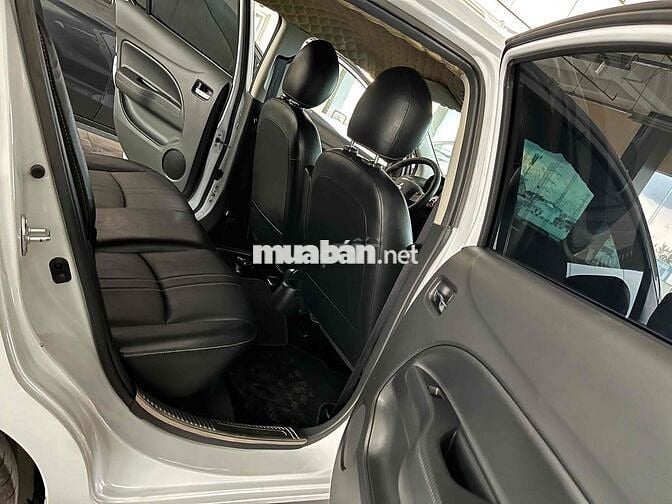 Attrage 2022 CVT Premium