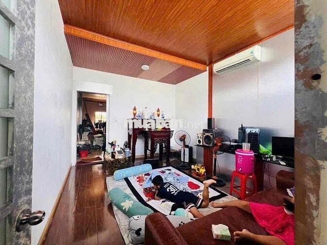 nhà 2 mặt tiền 87m2 hướng tây nam