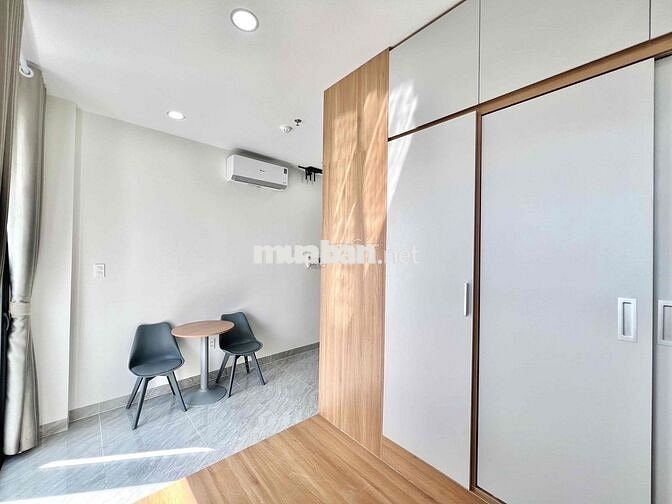 STUDIO FULL NỘI THẤT, BAN CÔNG HOẶC CỬA SỔ TRỜI MỚI 100%, FREE XE, ĐẸP