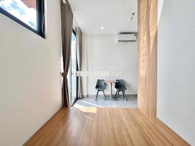 STUDIO FULL NỘI THẤT, BAN CÔNG HOẶC CỬA SỔ TRỜI MỚI 100%, FREE XE, ĐẸP