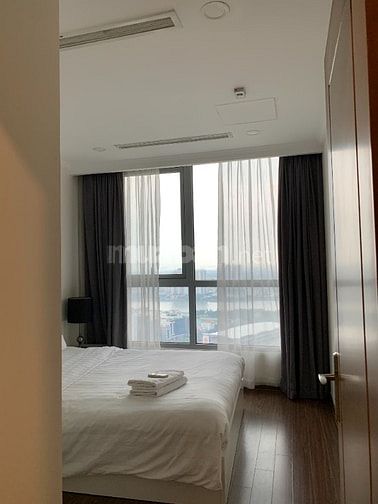 Cần bán căn góc Landmark Plus khu Vinhomes Central Park view đẹp