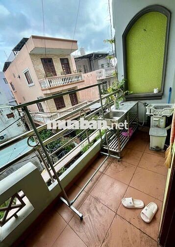 PHÒNG CÓ BAN CÔNG DÀNH CHO NỮ ĐẦY ĐỦ TIỆN NGHI