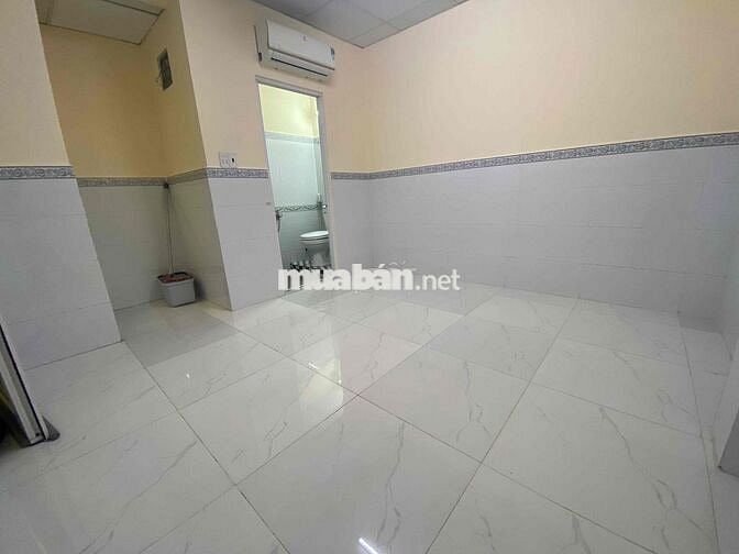 Phòng cho thuê (có máy lạnh), WC riêng trong phòng, nước nóng lạnh