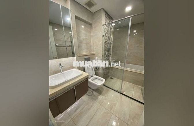 Cho thuê căn hộ Vinhomes Golden River 3 PN 2WC giá rẻ