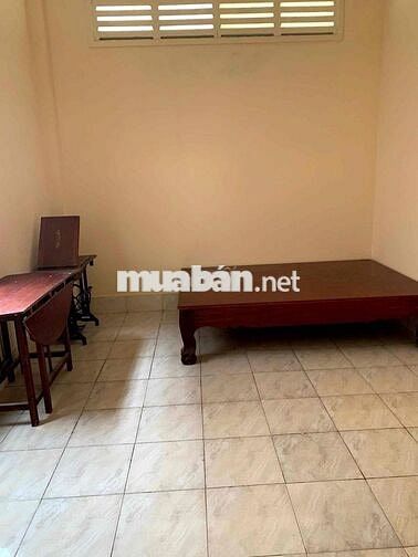 Cho thuê nhà trống suốt hẻm Trần Quang Diệu 9x33