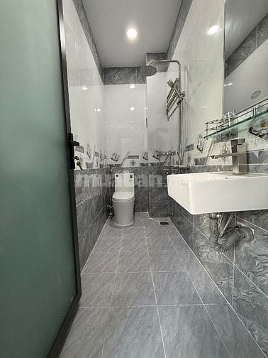 Nhà 5 Tầng - 204m2 Sàn - 5PN - 6WC - Bình Tân - Giá Bán 7,6 Tỷ l