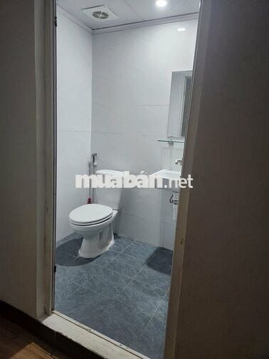 Cho thuê nhà riêng dt 50m2 phường Cửa Nam, HN