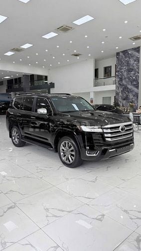 Bán Toyota Land Cruiser LC300 sản xuất 2023. xe cực mới.