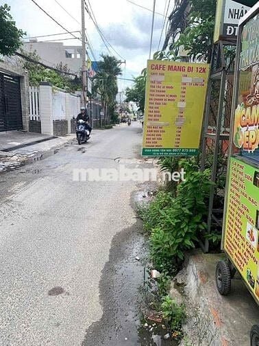 Kiot - hẻm rộng xe đông - có gác lửng