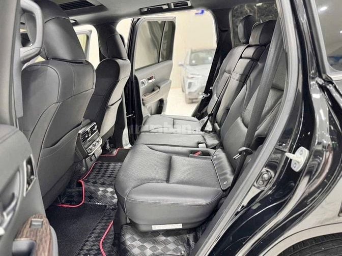 Bán Toyota Land Cruiser LC300 sản xuất 2023. xe cực mới.