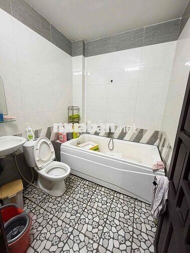 Nhà mới rộng 3pn KdC Long Thịnh