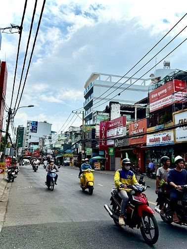 35 tỷ! Bán Mặt tiền 7.7x29m Lê Quang Định, Bình Thạnh - xây Hầm 7 Tầng
