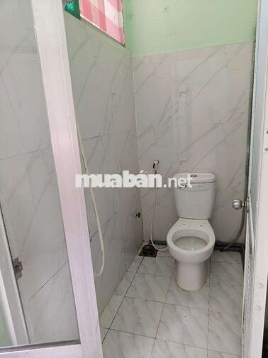 Cho thuê phòng trọ mặt tiền đường Trường Sa q3