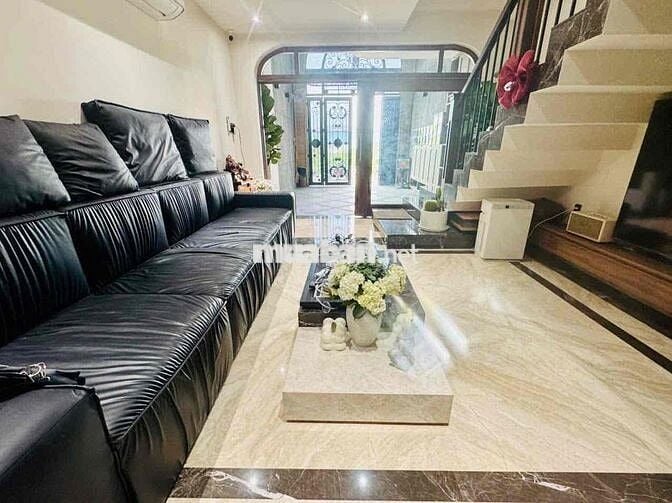 CHO THUÊ NHÀ NGUYÊN CĂN 5PN 6TOLET NHÀ HẺM XE HƠI PHÙ HỢP Ở VÀ LÀM VP