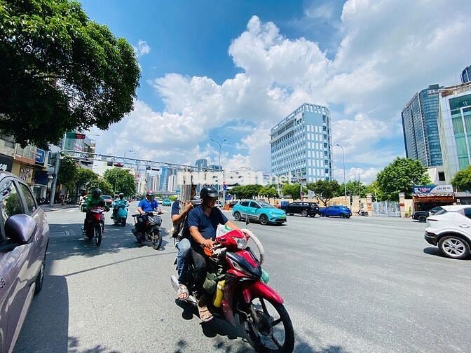 2 MẶT TIỀN NGUYỄN HỮU CẢNH, BÌNH THẠNH - HẦM 4 TẦNG THANG MÁY 