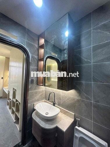 CHO THUÊ NHÀ NGUYÊN CĂN 5PN 6TOLET NHÀ HẺM XE HƠI PHÙ HỢP Ở VÀ LÀM VP