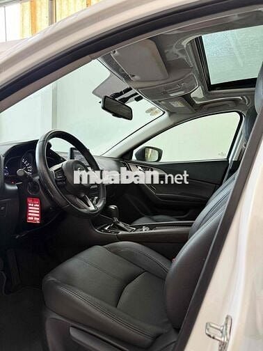 Mazda 3 Sedan 2018 Full Option Trắng 56000 km
