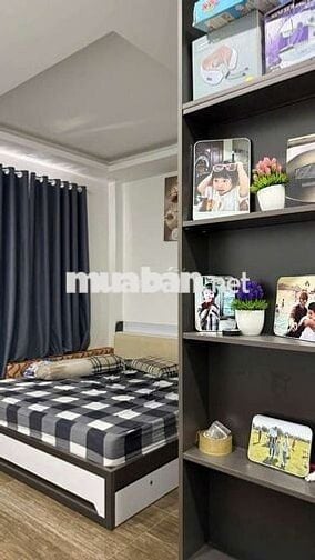 Cần Bán GầP Nhà khu vực 38ha Dương THi Guang DT 4,5 x18 .1  trệt 3lầu.