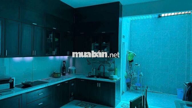 Cần Bán GầP Nhà khu vực 38ha Dương THi Guang DT 4,5 x18 .1  trệt 3lầu.