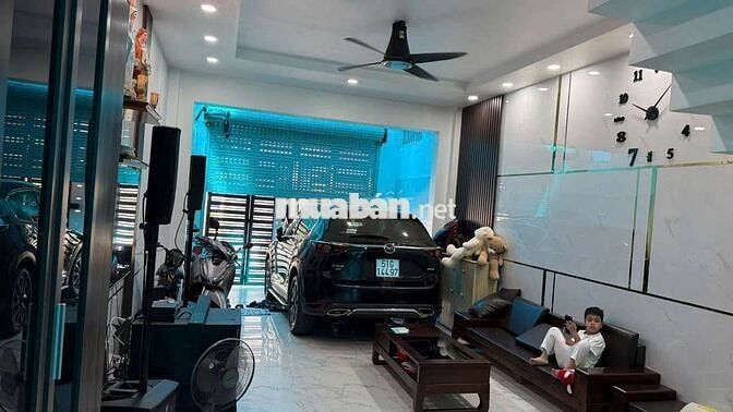 Cần Bán GầP Nhà khu vực 38ha Dương THi Guang DT 4,5 x18 .1  trệt 3lầu.