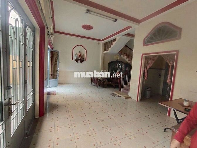 NHÀ NGAY CHỢ TAM HÀ, SÂN RỘNG ĐẬU 10 XE MÁY, 4PN, NGANG 8 DÀI 16