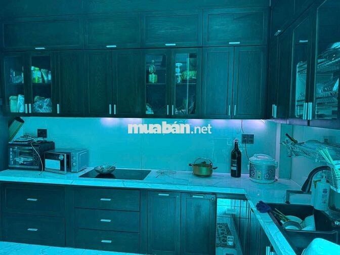 Cần Bán GầP Nhà khu vực 38ha Dương THi Guang DT 4,5 x18 .1  trệt 3lầu.