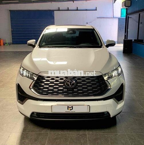 TOYOTA INNOVA CROSS HYBRID 2025
