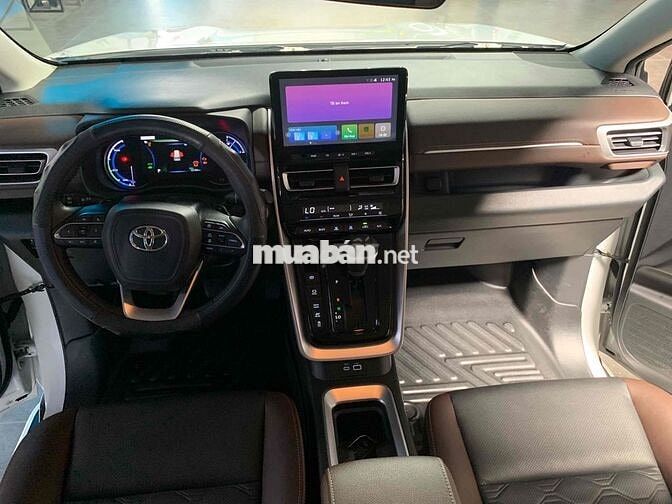 TOYOTA INNOVA CROSS HYBRID 2025