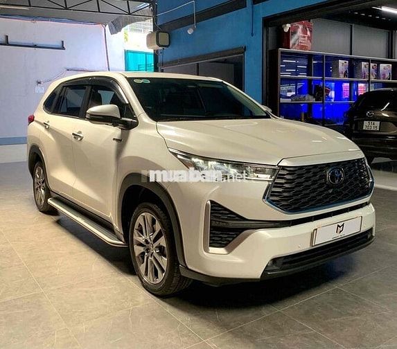 TOYOTA INNOVA CROSS HYBRID 2025
