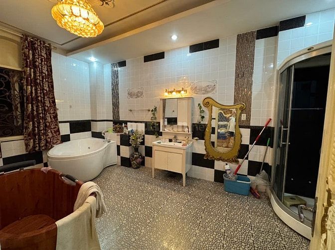 Hạ Giá Bán Gấp Biệt Thự 2 Mặt Tiền Trước Sau  Lê Quang Định