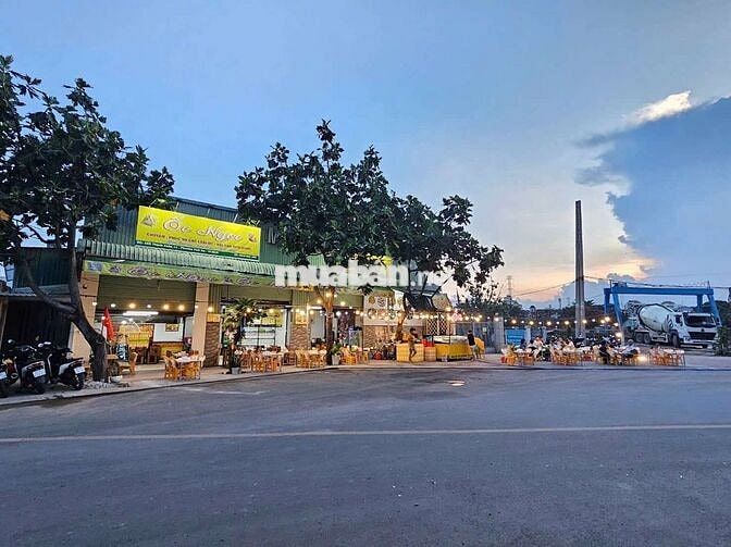 Cần tuyển nhân viên phục vụ quán