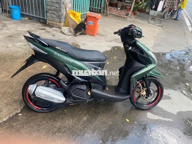 Yamaha Luvias 2023 màu Đỏ đen