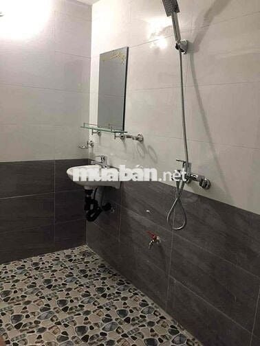 Chung cư mini cho thuê 40m2 gần cầu Long Biên