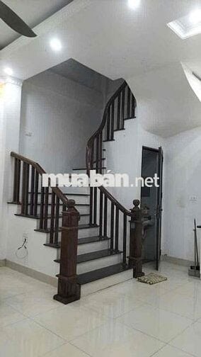 Nhà 5 Tầng Bát Khối – Tư Đình ,3PN Full Nội Thất | Ô Tô Đỗ Gần | 9,5tr