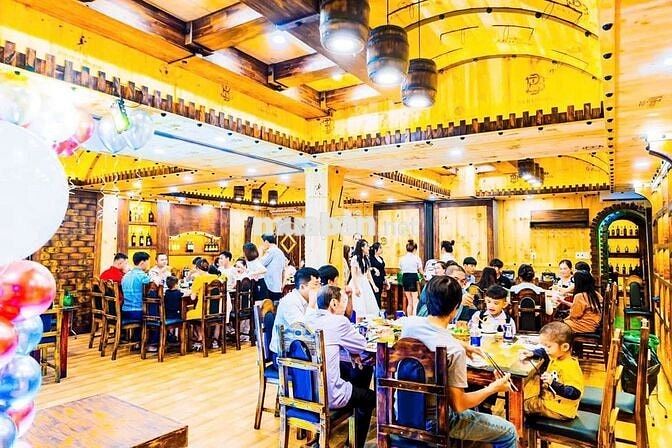 cho thuê mặt bằng diện tích lớn khu sầm uất 