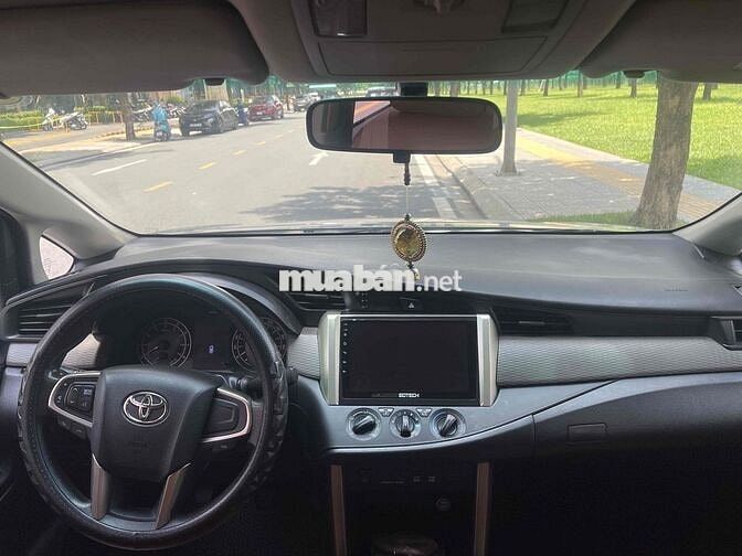 Toyota Innova 12/2016 Bạc Số sàn 2.0L gia đình
