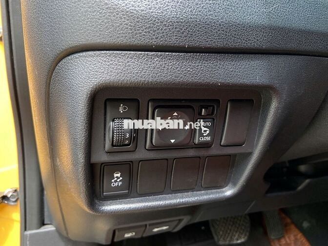 Nissan JUKE 1.6AT 2015 Vàng 57.000km