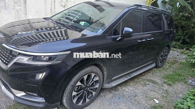KIA Carnival Premium 2022 Đen 38000 km