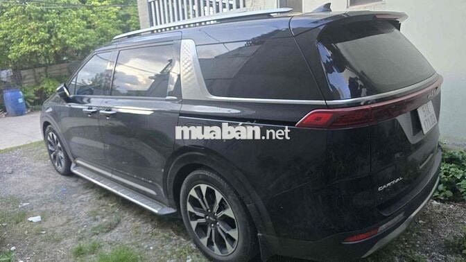 KIA Carnival Premium 2022 Đen 38000 km