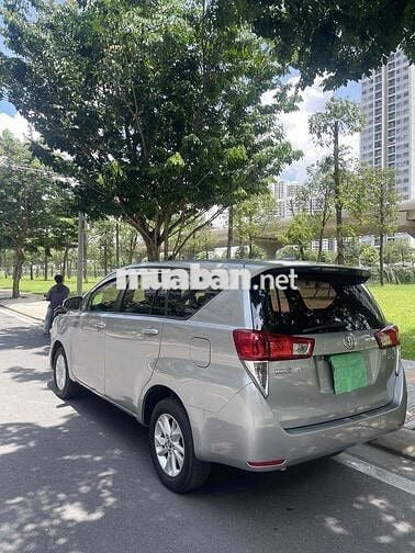 Toyota Innova 12/2016 Bạc Số sàn 2.0L gia đình