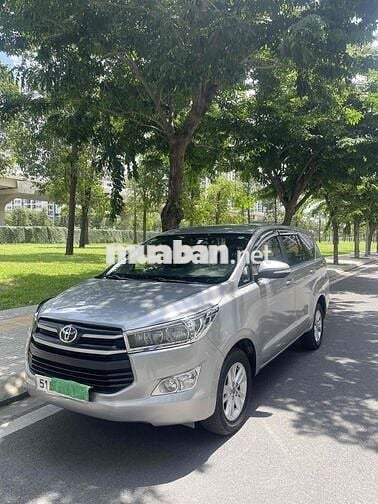 Toyota Innova 12/2016 Bạc Số sàn 2.0L gia đình