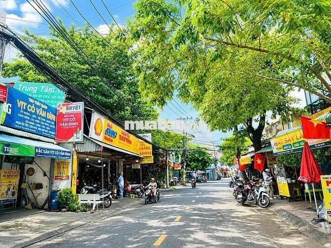 HƠN 40TR/M2 ĐẤT FULL THỔ NGAY PHẠM VĂN ĐỒNG NGANG 22M- HẺM XE TẢI